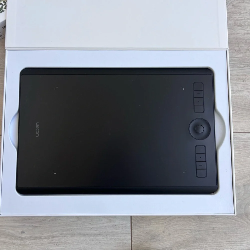 Wacom Intuos Pro Creative Tablet